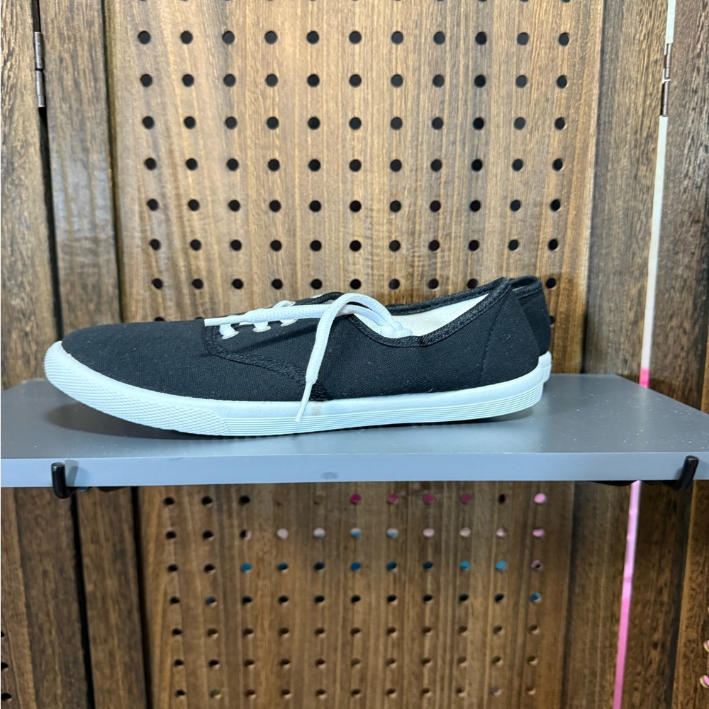 Black Canvas Women’s Sneakers